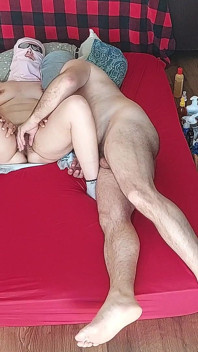 Lízej manželčinu kundičku k orgasmu se sténáním