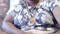 Istri gaaji tamil lagi ngomong jorok sambil pijat minyak