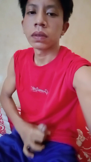 Zirul Uwu: 摇晃黑人鸡巴的独特风格的英俊男人