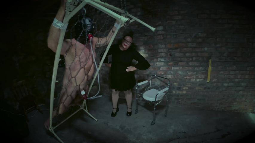 Cruel Bed for Slave (Dominatrix Mistress April)