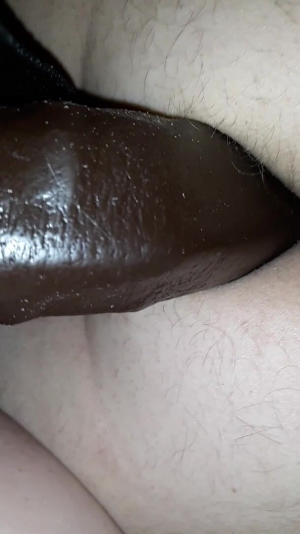 Harley Paradise: Жена трахает страпоном тугую маленькую задницу мужа