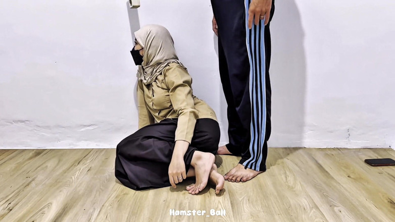 Hamster_Ball: นักเรียนกับครูในห้องเรียนหลังแข่งกีฬา