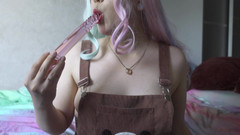 Furiyssh: Caramel glass dick furiyssh lagi asik nyepong kontol