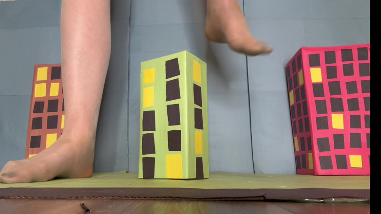 Peppermint Giantess: 市長たちの巨人女助手が街を破壊する