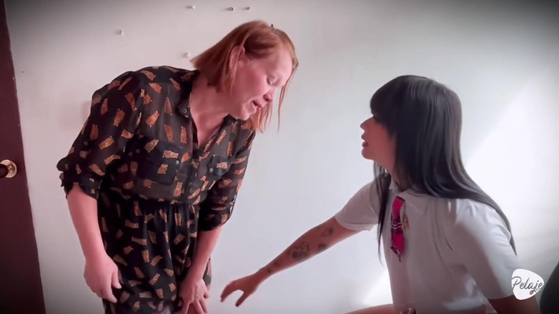Pelaje mix: Una Profesora Mayor Es Seducida Por Su Alumno Cachondo. No...