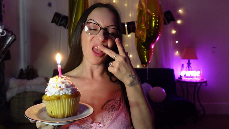 Raven Willow: Levande ljus &amp; Cupcake Cravings