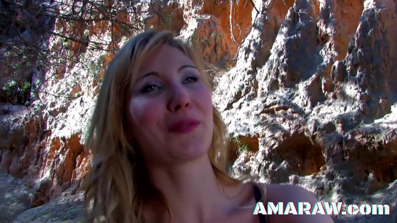 Amaraw: छोटे स्तनों वाली सुनहरे बालों वाली Cristal Cherry आउटडोर हॉट बड़े लंड की सवारी करती है