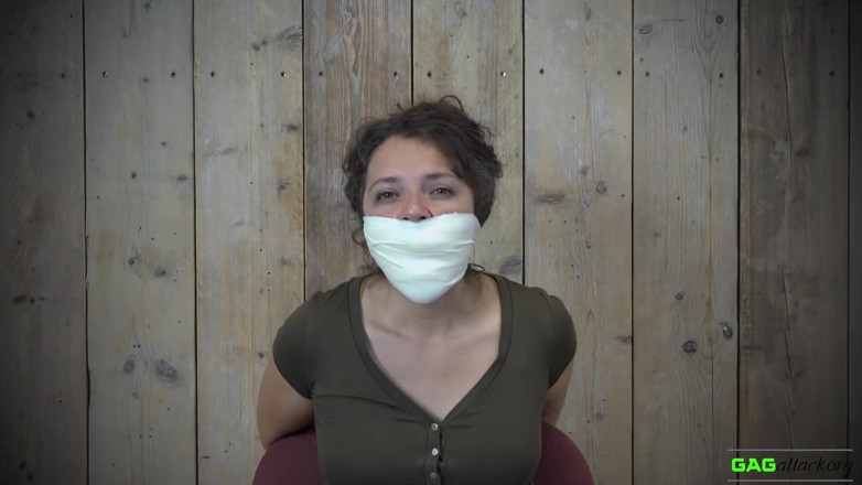 Gag Attack: Julia - Pita Mikro
