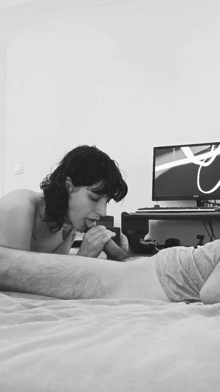 Akasha7: Sucking Cock Before Bed Leaves Me Very Relaxed, Tell Me...
