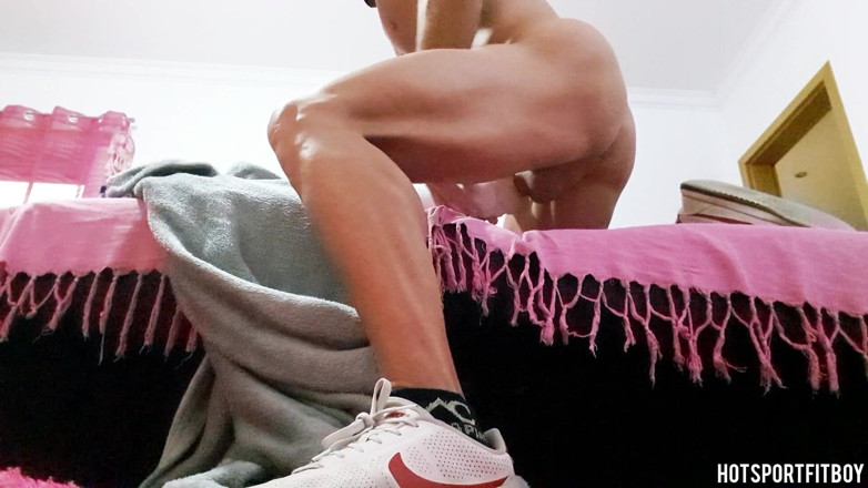 Hotsportfitboy: Hotsportfitboy Live Fleshlight Šukání: Velký tvrdý penis Sténá hlasitě