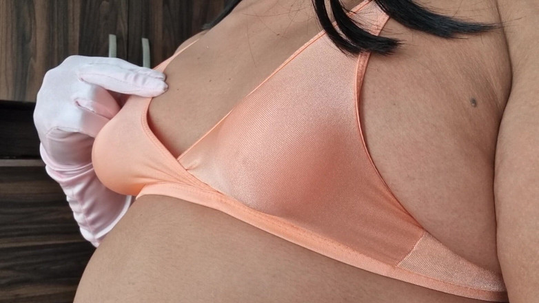 Only bras: 我的小训练文胸没有罩杯或衬垫