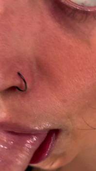 Aaliyah Yasin Gets a Big Christmas Facial