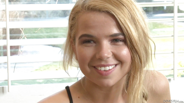 Out Of The Family: Я хочу аналізувати твою падчерку