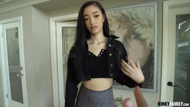 Kinky Family: Šukání nevlastní sestry před párty