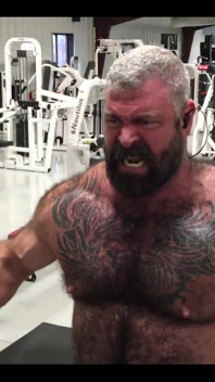 Pumped up Muscle Stepdaddy