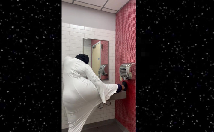 Anye Meshell: Princess Leia Is Horny but She Must Hurry!