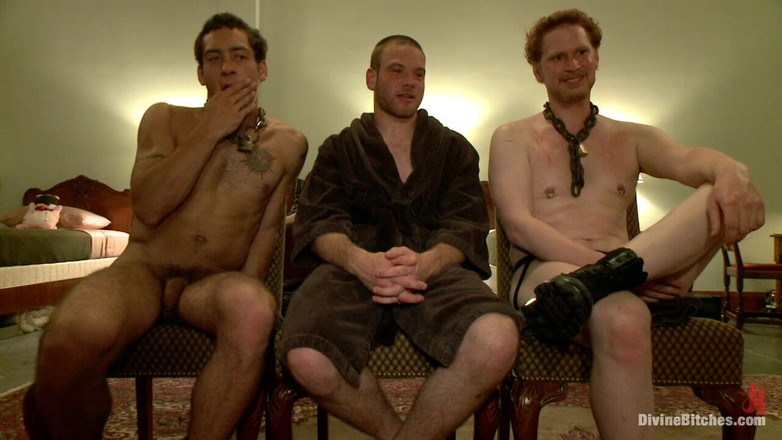 Divine Bitches by Kink: 40 žen Gangbang otrokyně k narozeninám Bobbi Starr živě a na veřejnosti!