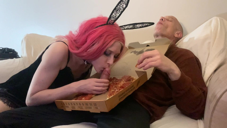 EmoDream1998: Äta pizza från Pizza Mans Dick