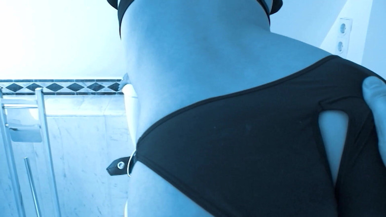 German BDSM MMV: ドイツ支配シーン - フェティッシュギアを身にまとったブロンド