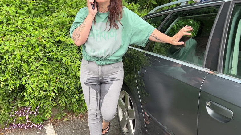 Lustful Libertines: Parking, Désespoir De Pipi Public - Omorashi