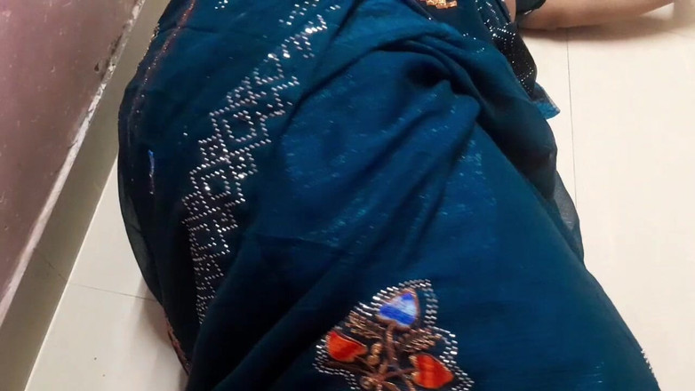 nagmanaeem: After Shopping for Navratri, Aunty Girl Left the Shadow Full...