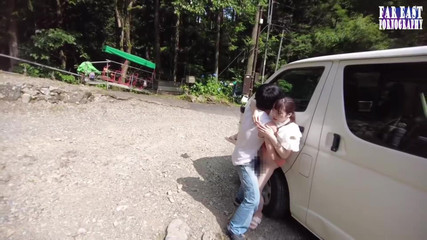 Far East pornography: Mokrá značka Wander, když opouští nezbednou třpytící se stopu, kde...