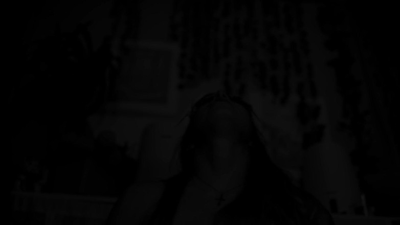 Jolie Lyon: 씨앗을 위해 절박한 종교적 친구의 새엄마