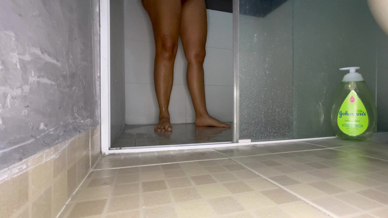 La Lucero Fetish: Unisciti a Me per Una Doccia Molto Calda