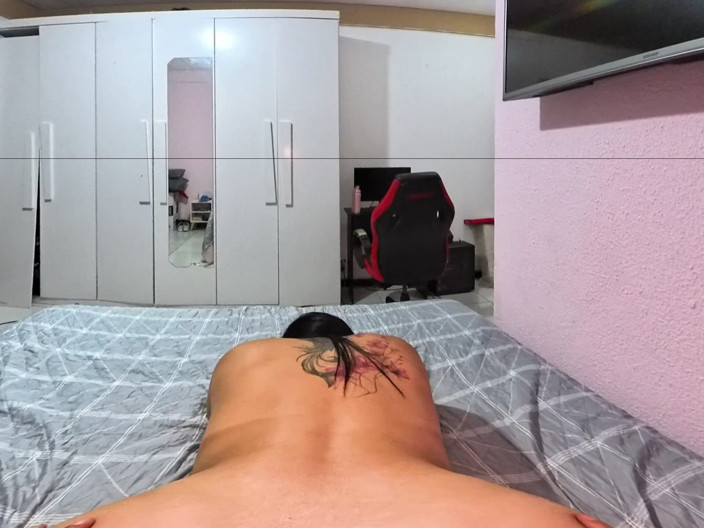 Kasallpimenta VR: 의붓여동생이 내가 자위하는 걸 본다