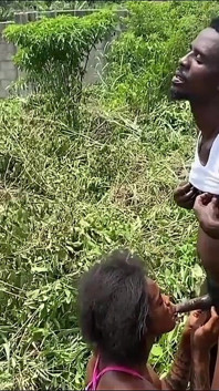 Une Africaine à longue bite se fait baiser