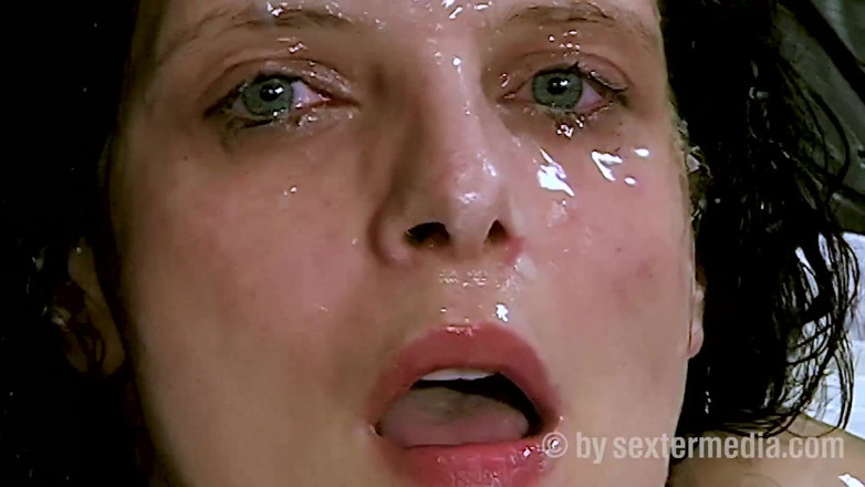 Sextermedia by Pete: Brunette milf en haar perfecte pijpbeurt