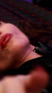 Gumová bohyně Eva Latex femdom fetiš sólo paní BDSM milf domina