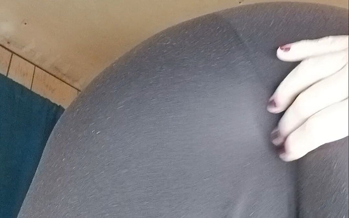 HerculesnVENUS: Hijo atrapó a mami agachándose No. Deja de follar hasta...