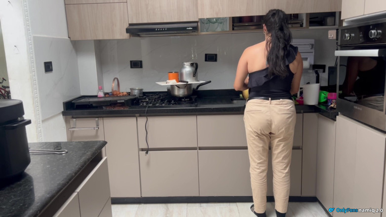 Roxxan: Seks Tegar Di Dapur Dengan Isteri Saya!