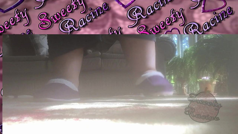 Sweety Racine: Gigantische ssbbw-voeten lopen