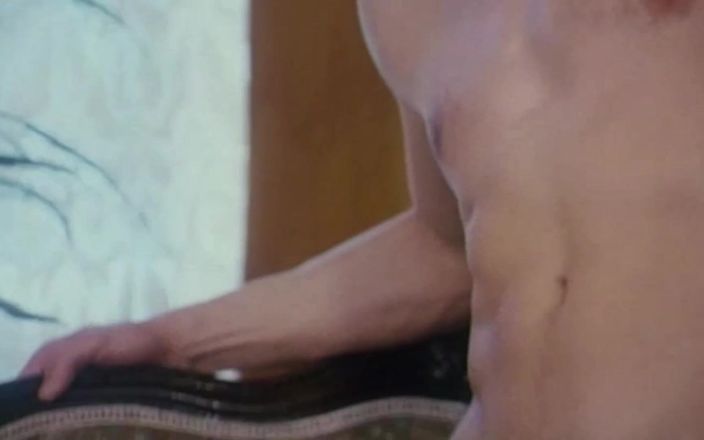 Inhonorof porn: Kelly Trump som Mata Hari blir knullad i soffan