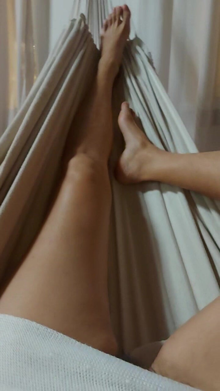 GinnaGg: Mira Mis Piernas)