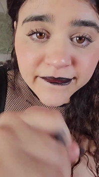 Latina Goth mengongkek teman lelaki cuckold dengan kawan baiknya memancut mani, dan merosakkan orgasmenya - penghinaan tanpa henti!