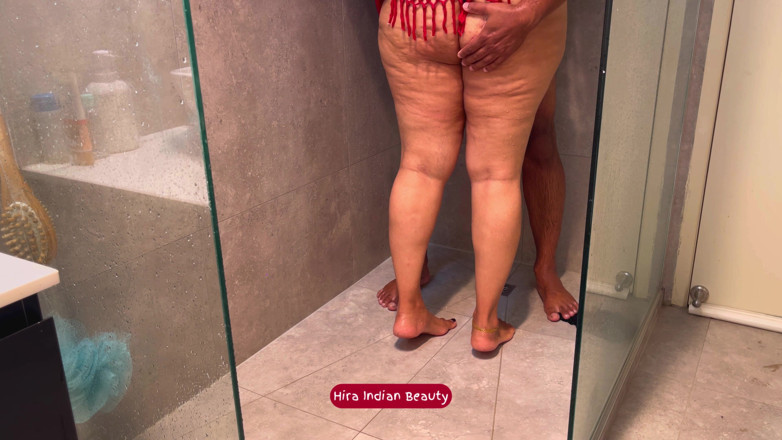 Hot 365 Entertainments: Tabu anál v koupelně: Mačkání mých velkých prsou při šukání mé...