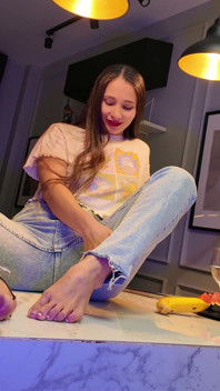 Banana E Vibrador Fodeu Meu Anal Tão Profundo E Esguichando