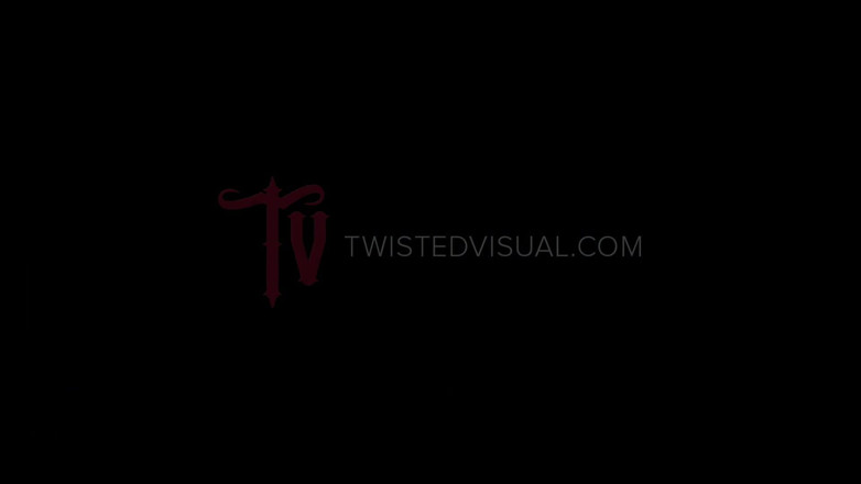 Twisted Visual: Asiatisk hottie får två stora och feta svarta kukar