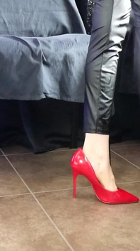 Heel Popping and Dangling Asmr