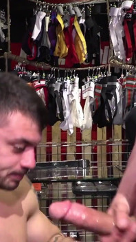 Transsexuală cu homosexuali- petrecere sexy 1 1