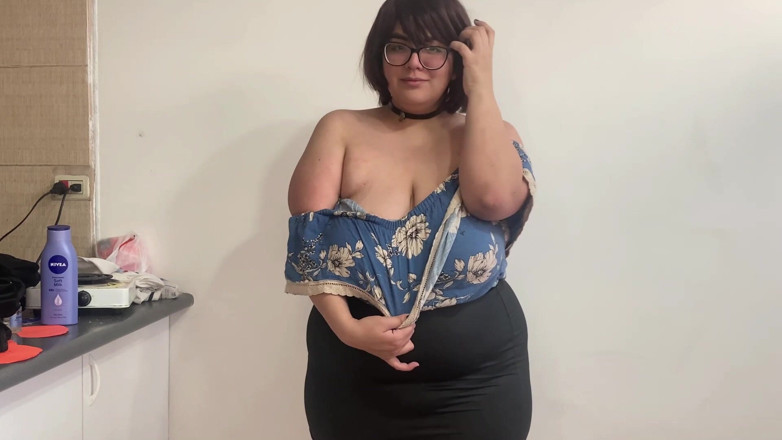 Isabelle Myers BBW: Mencuba Pakaian untuk Awak