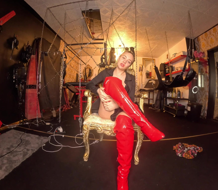 Queen_of_BDSM: Wank Countdown! Your Mistress Decides When You May Come!
