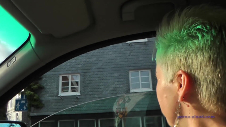 Porno Cloud: Vanessa si vyhoní mladého chlapce