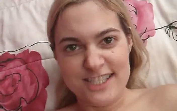 Radical: Awesome blonde slut gets fucked on the bed