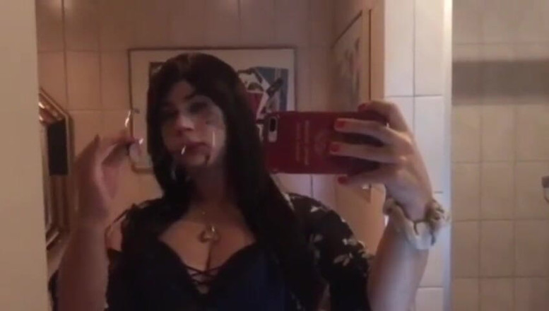 Tgirl Yaritza Vega: Dark hair style