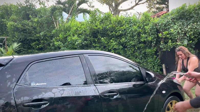 KerentSleen: Красивые латиноамериканки моют машину и в итоге занимаются сексом, тройком латиноамериканок и сексом с киской — Джессика Осорио