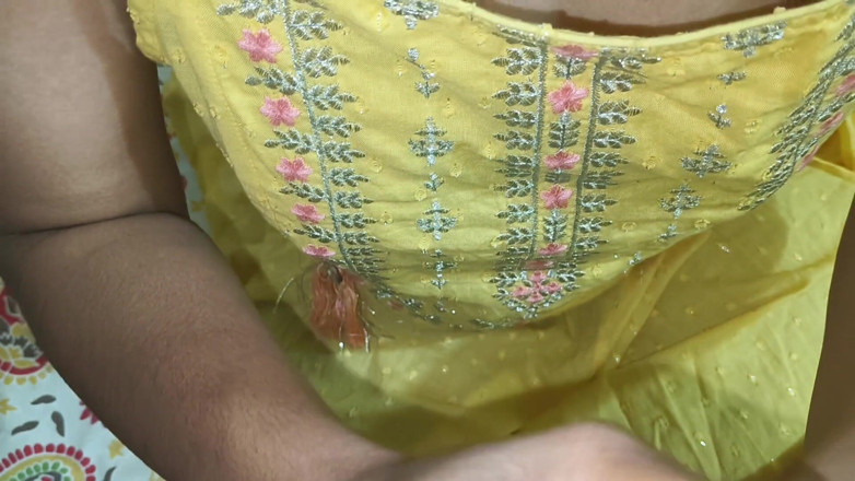 CloudyPush59: Mătușă telugu Anu voce sexy și sex